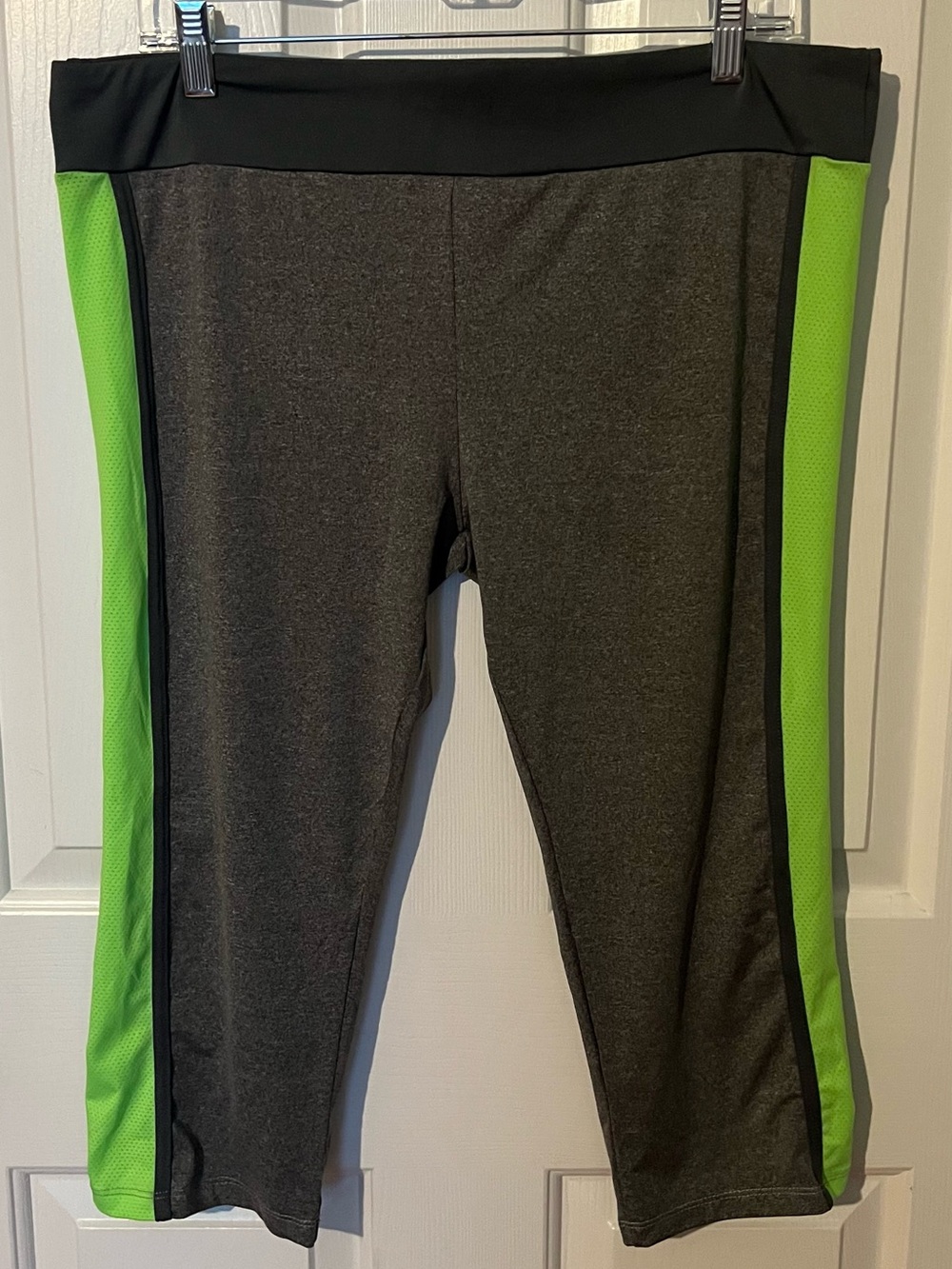 RIVA USA Gray and Lime Green Athletic Capris NWT